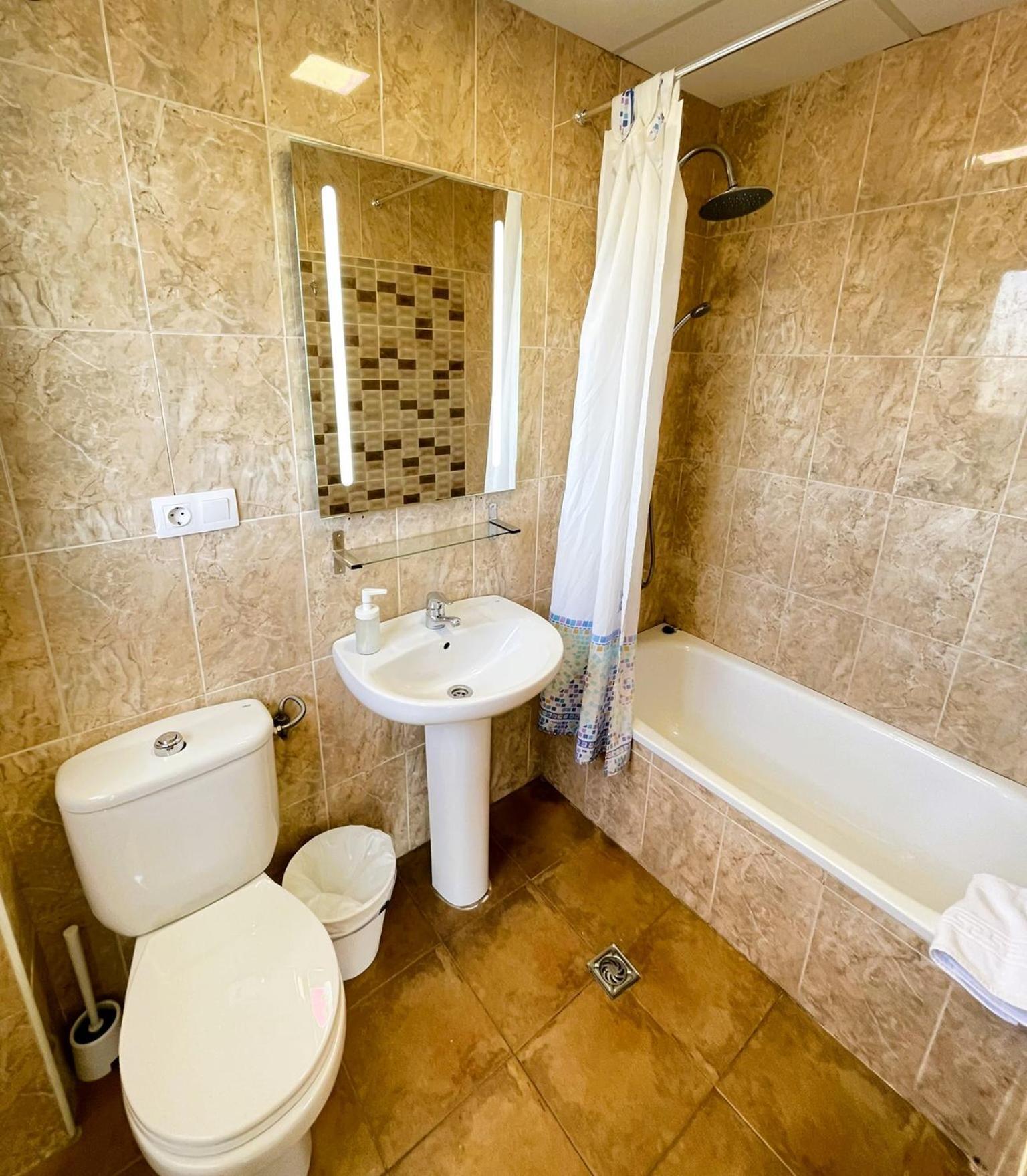 Colibri Hotel Calella Ruang foto